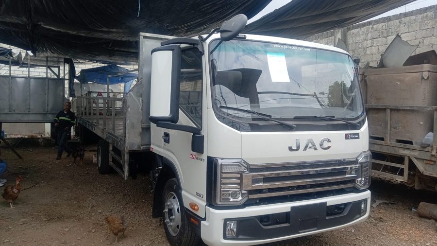 Camión JAC de nuestra flota